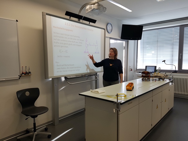 Physikfachraum mit Smart Board Physikfachraum mit Smart Board
